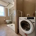 Buddy's House View Dog Friendly Whit Garage Apartment Abbadia Lariana
