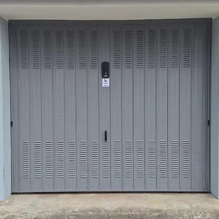 Buddy's House View Pet Friendly Whit Garage Διαμέρισμα *