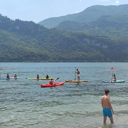 Buddy's House View Pet Friendly Whit Garage Διαμέρισμα *